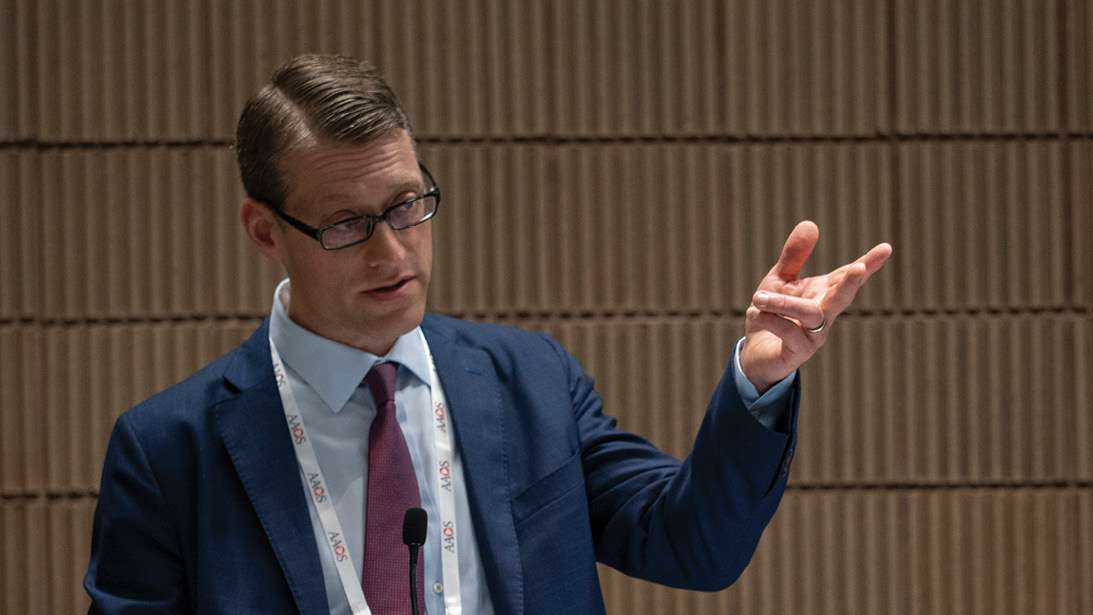 Read more about the article Dr. Alan Daniels Highlights Importance of Coordinated Hip and Spine Care in AAOS Discussion
